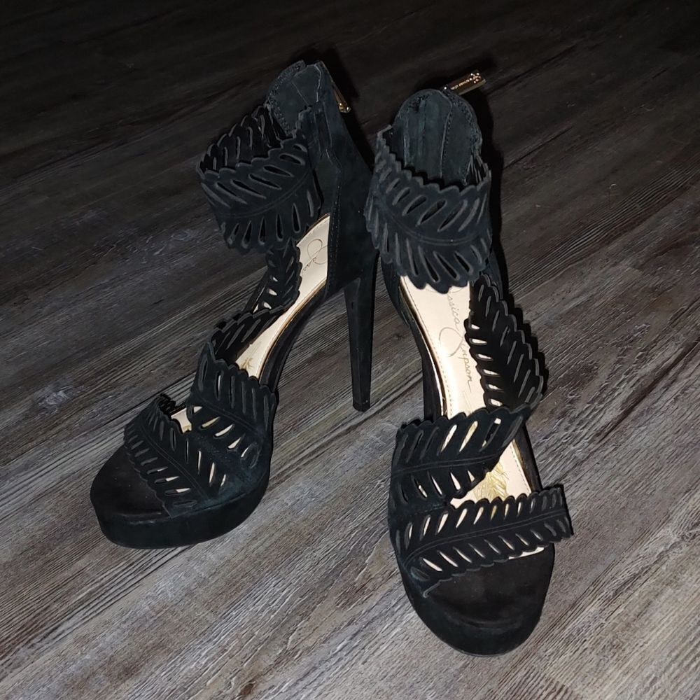Jessica Simpson Azura Cut Out Heels  Sz 7